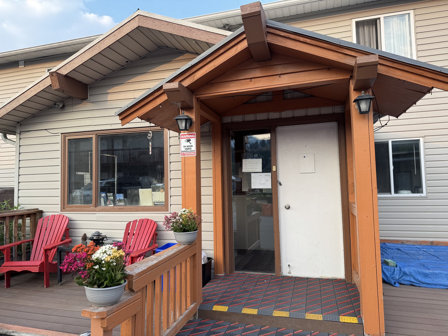 Flower-lined entrance to the Rondo Motel front office